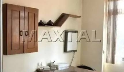 Sala comercial à venda na Mooca, com 34m², 1 banheiro e recepção. Iluminado e com armários.