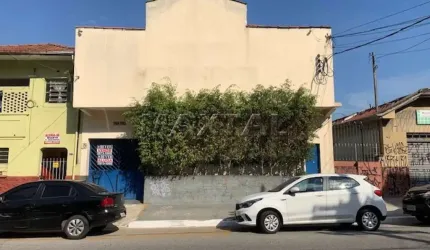 Salão comercial à venda, de 800m², com 2 banheiros. Em Santana. ótima localização.