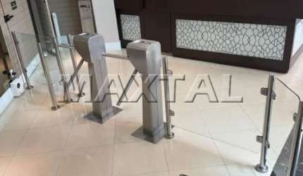 Sala comercial em Santana com 30m², ar condicionado, mobiliada, 1 banheiro e 1 vaga.