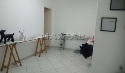 Sala comercial à venda de 75m²,  com 2 banheiros, no bairro da Consolação.