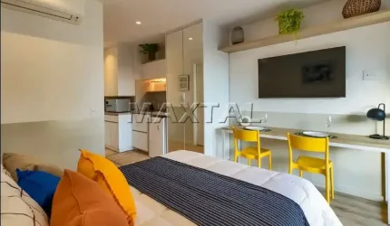 Studio à venda de 28m², com 1 dormitório e sacada, na região de Pinheiros.