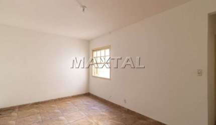 Apartamento de 60m², 1 dormitório conversível para 2, 1 cozinha, 1 banheiro.