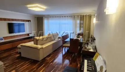 Sobrado à venda de 200 m², com  3 suítes e 4 vagas de garagem, na Parada Inglesa.