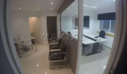 Sala comercial 61m² para alugar na Barra Funda, 2 banheiros e 2 vagas de garagem.