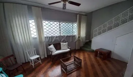 Sobrado amplo à venda de 160m², com 2 dormitórios, 2 banheiros e 2 vagas de garagem, no Cambuci.