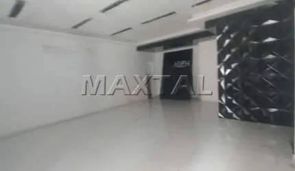 Loja de 90m², com banheiro, em travessa da Voluntários da Pátria, próximo ao metrô.