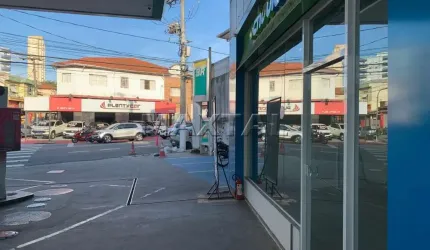 Loja comercial na Avenida Água Fria com 20m², com 1 banheiro e 3 vagas.