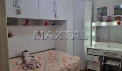 Apartamento de 69m² à venda com 2 dormitórios e 1 banheiro, próximo ao metrô.
