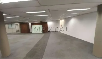 Prédio comercial na região comercial da Avenida Braz Leme, com 2.300m² de área útil, 4 pisos, eleva
