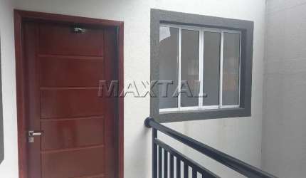Apartamento à venda de 41 m², com 2 dormitórios, sala e cozinha, na Chácara São João.
