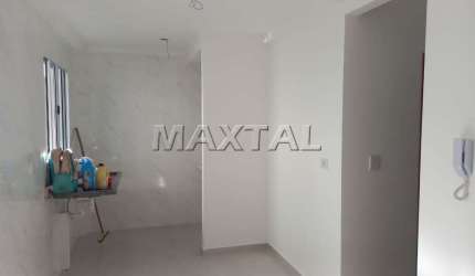 Apartamento à venda de 39 m², 2 dormitórios, sala e cozinha, na Chácara São João.