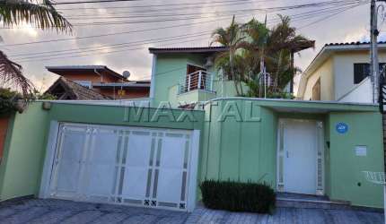 Casa à venda no Tremembé 382m², 4 quartos, 6 banheiro, 5 vagas de carros, piscina e churrasqueira.