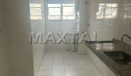 Apartamento com 2 dormitórios, sala, cozinha dois banheiros 02 vagas de garagem e lazer completo.