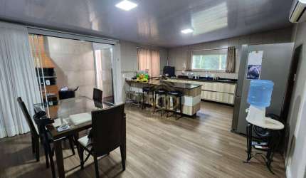 Casa mobiliada, 3 dormitórios com suíte, mobiliada, painel solar, 2 vagas cobertas