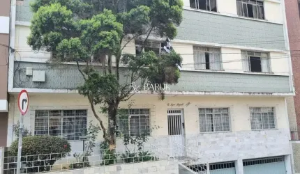 Santa Helena,  4 quartos, dce, garagem.  Excelente localização.  Alugue já!!!