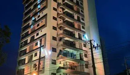Apartamento com 3 dormitórios à venda, 79 m² por R$ 790.000,00 - Zona 08 - Maringá/PR