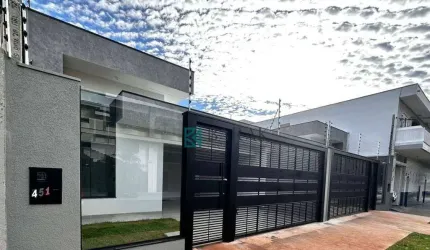 Linda Casa no Jardim Alvorada, com 2 suítes (uma com banheira) + 1 dormitório à venda, 150m² por R$ 980.000 - Maringá/PR