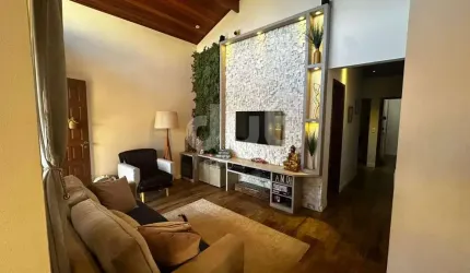 Casa com 3 quartos à venda na Rua Hélcio Lizzardi, 50, Parque Jambeiro, Campinas, 187 m2 por R$ 950.000