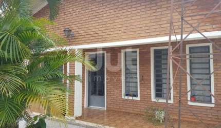Casa com 3 quartos à venda na Rua Portugal, 80, Vila Bressani, Paulínia, 250 m2 por R$ 1.100.000