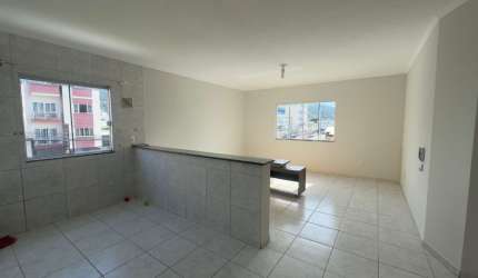 Apartamento com 2 quartos para alugar na Rua Líbia, 401, Nações, Balneário Camboriú, 75 m2 por R$ 3.000