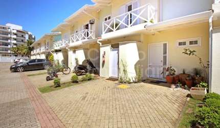 CASA à venda com 3 quartos em Peruíbe, no bairro Balneario Sambura