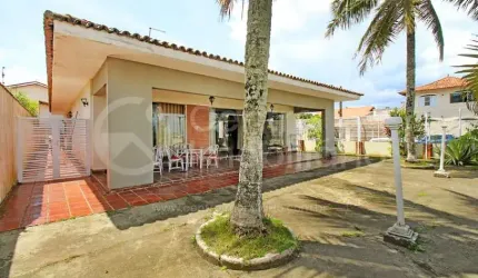 CASA à venda com 4 quartos em Peruíbe, no bairro Balneario Florida