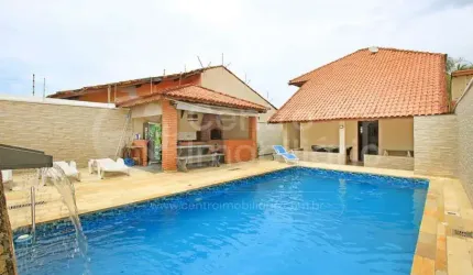 CASA à venda com piscina e 3 quartos em Peruíbe, no bairro Jardim Icaraiba