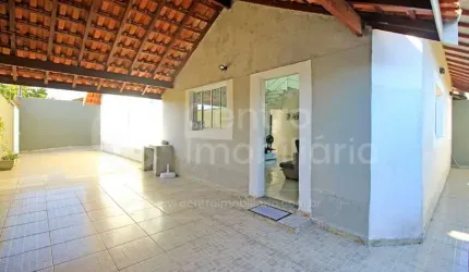 CASA à venda com 3 quartos em Peruíbe, no bairro Balneario Sao Joao Batista