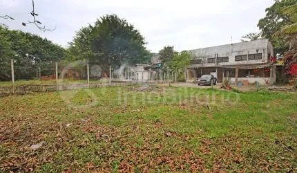 CASA à venda com piscina e 3 quartos em Peruíbe, no bairro Jardim dos Prados