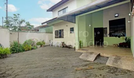 CASA à venda com piscina e 3 quartos em Peruíbe, no bairro Jardim Três Marias