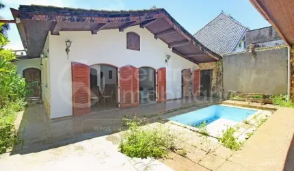 CASA à venda com piscina e 3 quartos em Peruíbe, no bairro Stella Maris