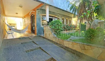 CASA à venda com 4 quartos em Peruíbe, no bairro Stella Maris