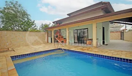 CASA à venda com piscina e 5 quartos em Peruíbe, no bairro Balneario Josedy
