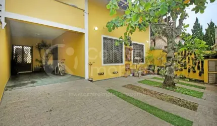 CASA à venda com 4 quartos em Peruíbe, no bairro Balneário Casa Blanca
