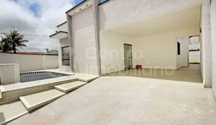 CASA à venda com piscina e 3 quartos em Peruíbe, no bairro Parque Turistico