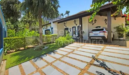 CASA à venda com piscina e 4 quartos em Peruíbe, no bairro Centro