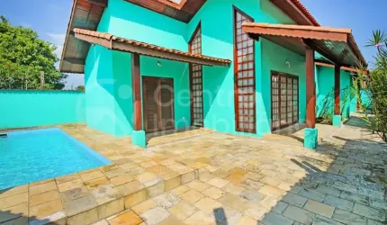 CASA à venda com piscina e 3 quartos em Peruíbe, no bairro Estancia Balnearia Convento Velho