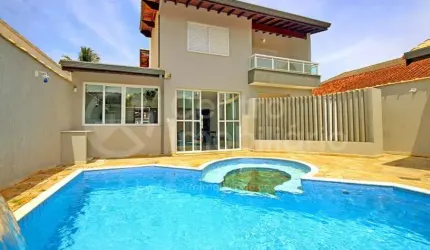 CASA à venda com piscina e 3 quartos em Peruíbe, no bairro Parque Balneario Oasis