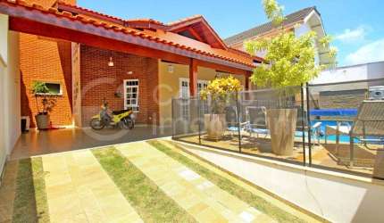 CASA à venda com piscina e 3 quartos em Peruíbe, no bairro Parque Turistico