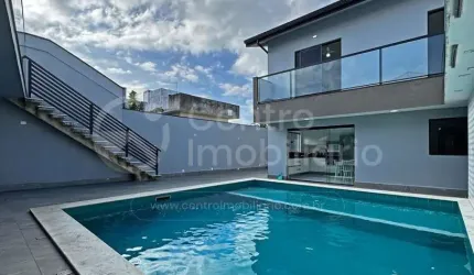 CASA à venda com piscina e 5 quartos em Peruíbe, no bairro Jardim Ribamar