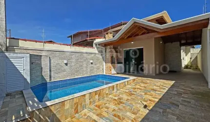 CASA à venda com piscina e 2 quartos em Peruíbe, no bairro Flora Rica