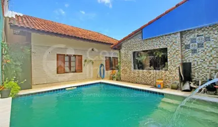 CASA à venda com piscina e 4 quartos em Peruíbe, no bairro Jardim Marcia