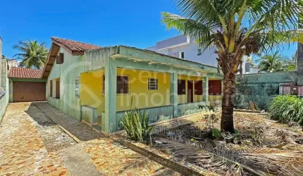 CASA à venda com 2 quartos em Peruíbe, no bairro Balneario Arpoador