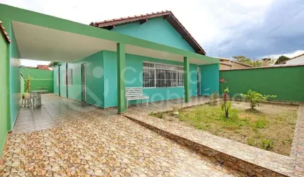CASA à venda com 3 quartos em Peruíbe, no bairro Balneario Sao Joao Batista