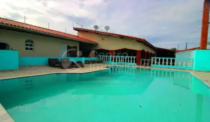CASA à venda com piscina e 2 quartos em Peruíbe, no bairro Cidade Balneária Nova Peruíbe