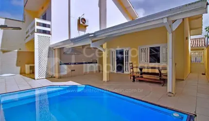 CASA à venda com piscina e 4 quartos em Peruíbe, no bairro Balneario Arpoador