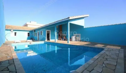 CASA à venda com piscina e 2 quartos em Peruíbe, no bairro Estancia Sao Jose