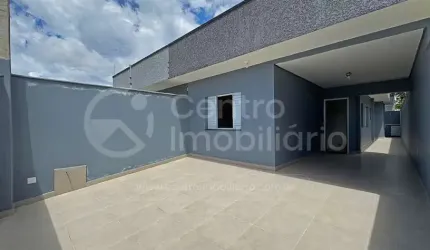 CASA à venda com piscina e 3 quartos em Peruíbe, no bairro Flora Rica