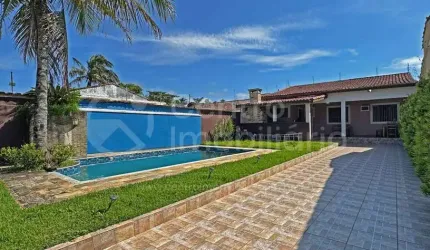 CASA à venda com piscina e 2 quartos em Peruíbe, no bairro Balneário Casa Blanca