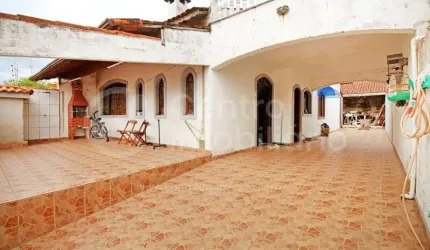 CASA à venda com 4 quartos em Peruíbe, no bairro Balneario Josedy
